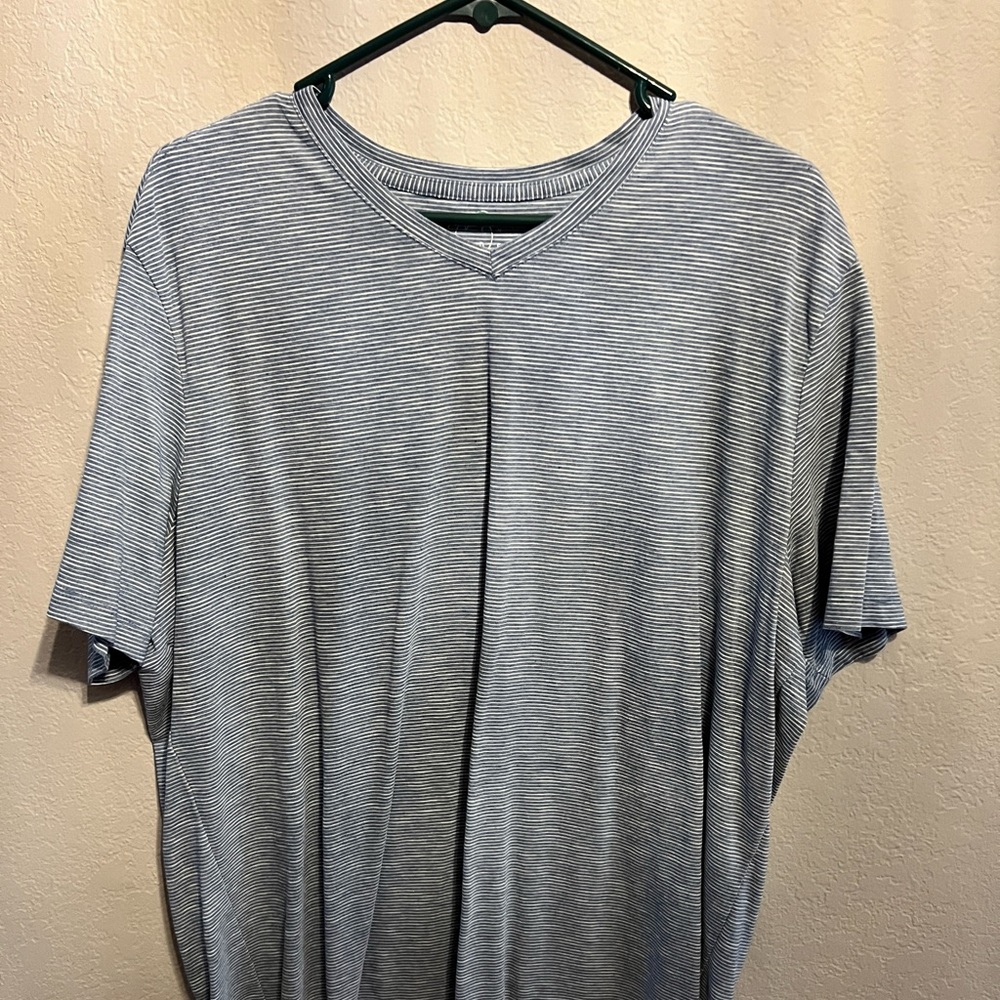 Casual short sleeve shirt. Dress up with khakis or down with shorts.